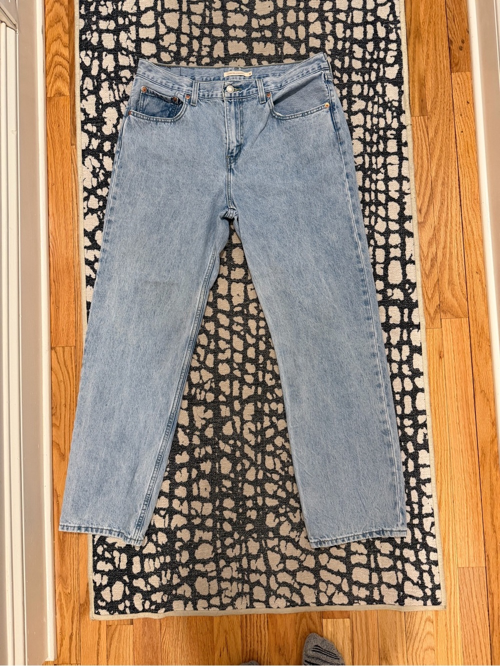 Levi’s Low Pro Light Wash Women's Jeans - Picture 3 of 9